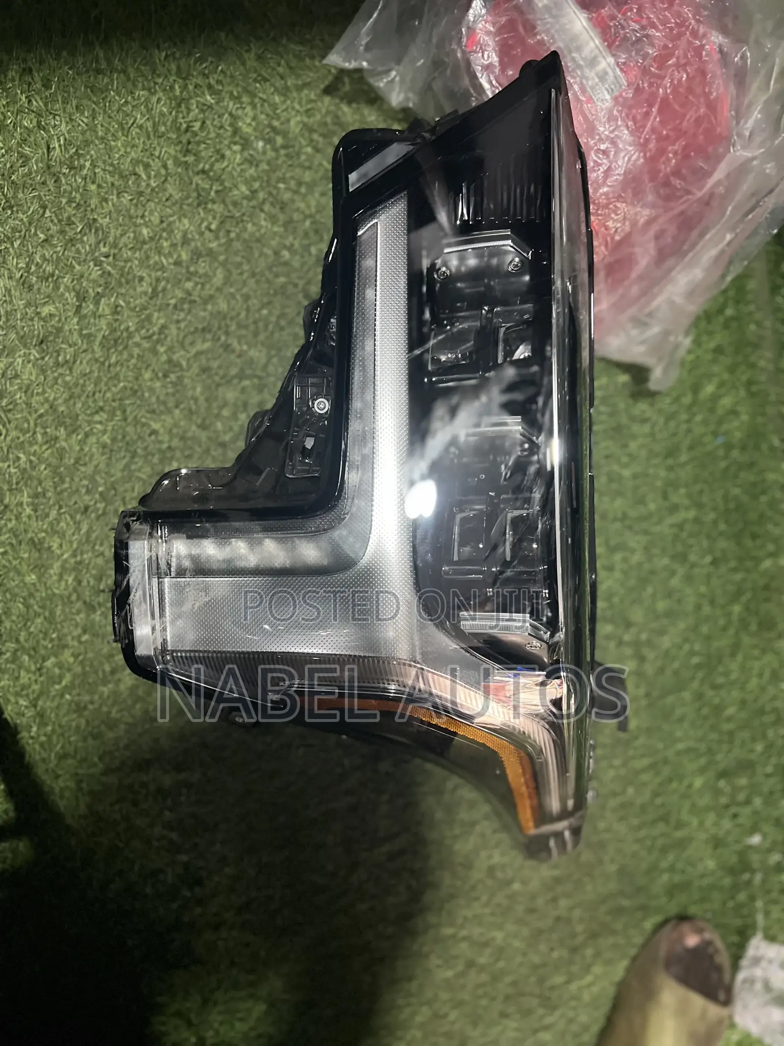Tundra 2024 Headlight Pair