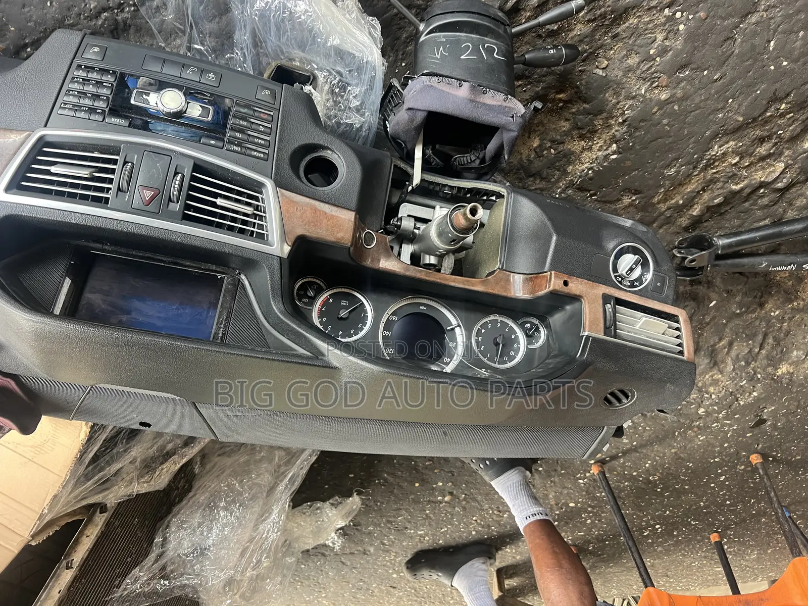 Mercedes Benz E300 Dashboard Available