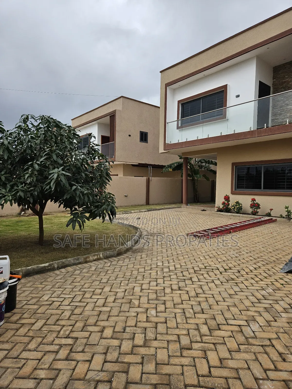 4bdrm House in Oyarifa, Accra Metropolitan for sale