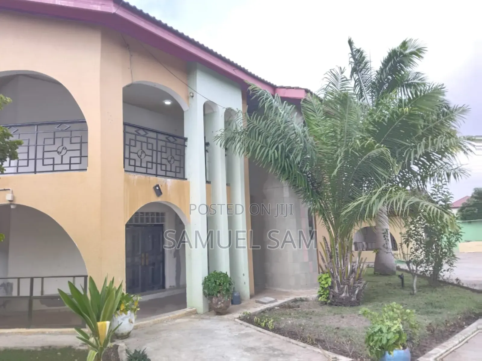 10bdrm House in Tema Ccommunity 6 for rent