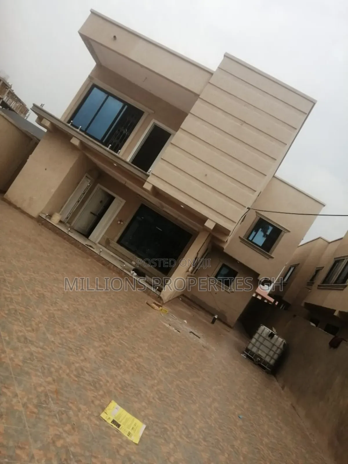 4bdrm House in Millions Properties, Kumasi Metropolitan for sale