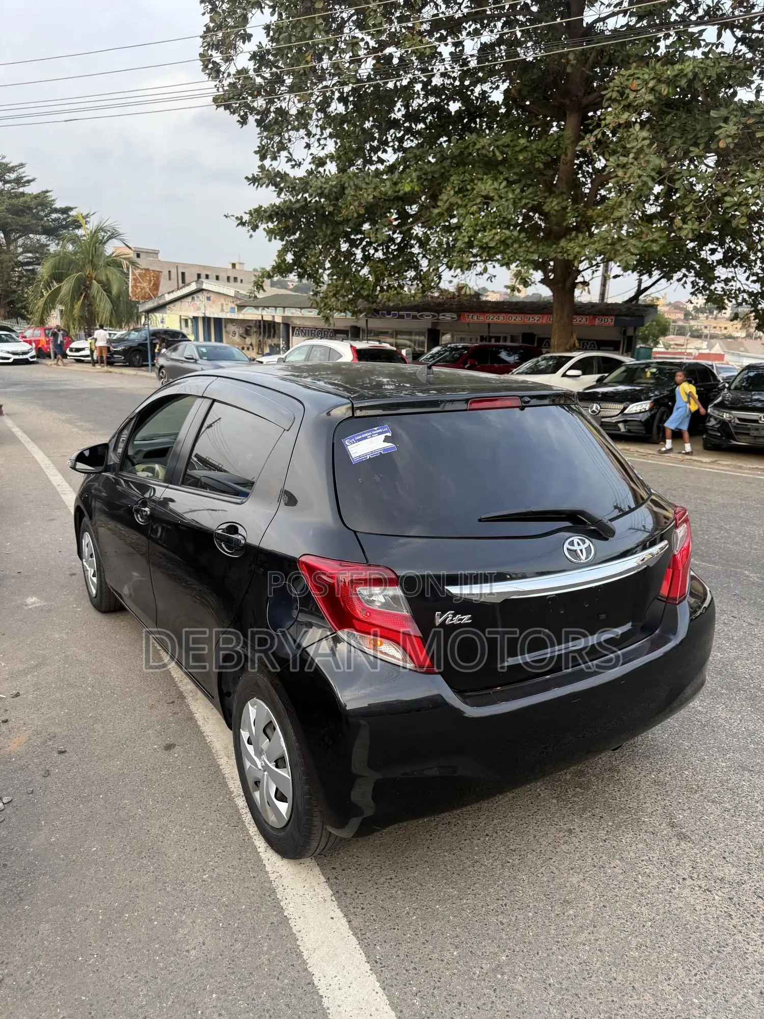 Toyota Vitz 1.3 AWD 5dr 2014 Black