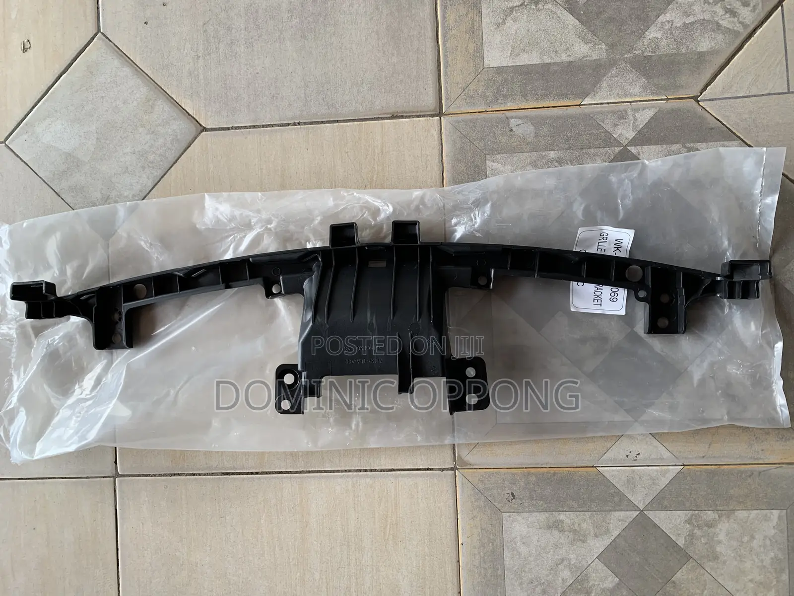 Honda CRV 2017 Grille Bracket