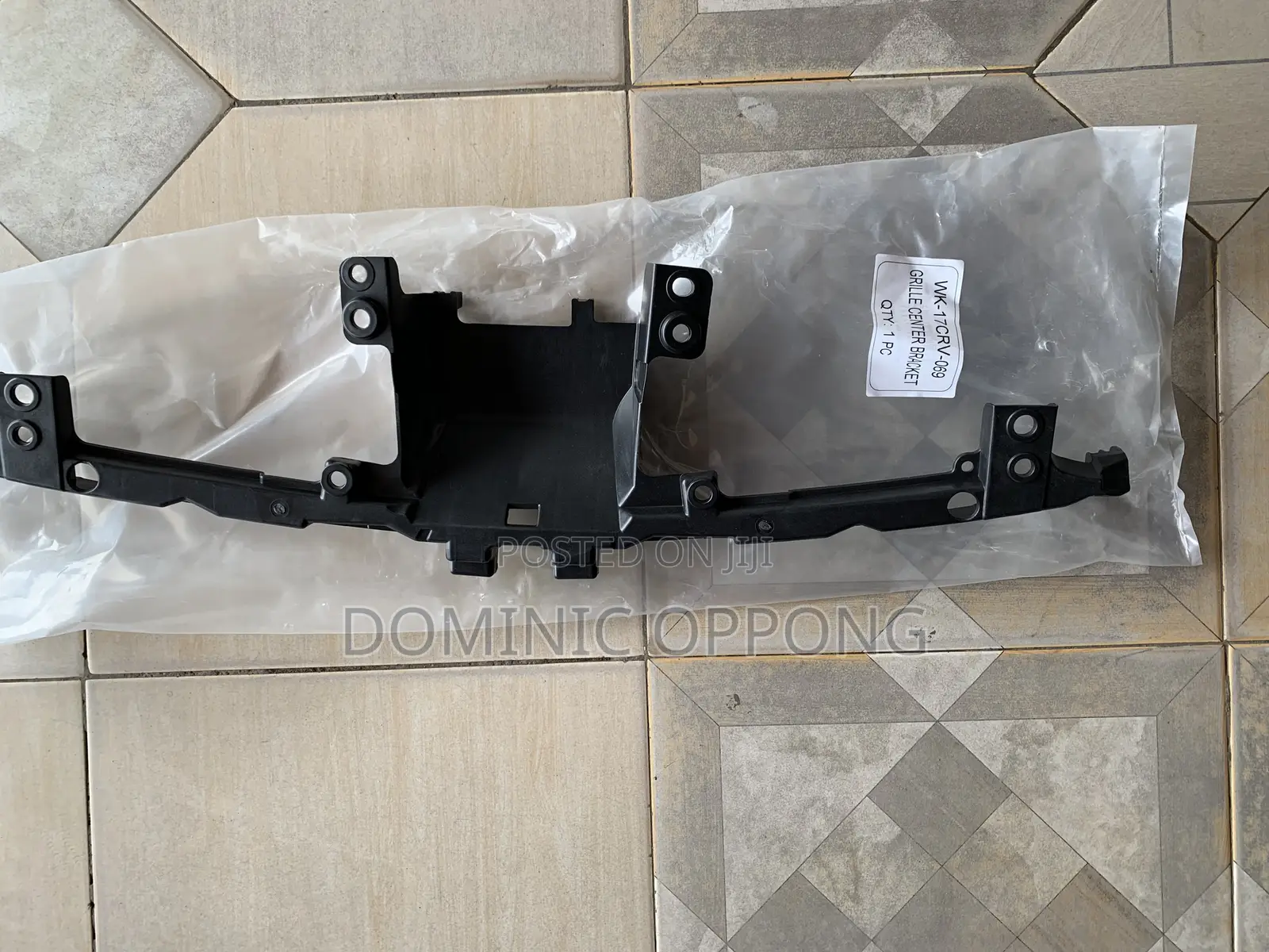 Honda CRV 2017 Grille Bracket