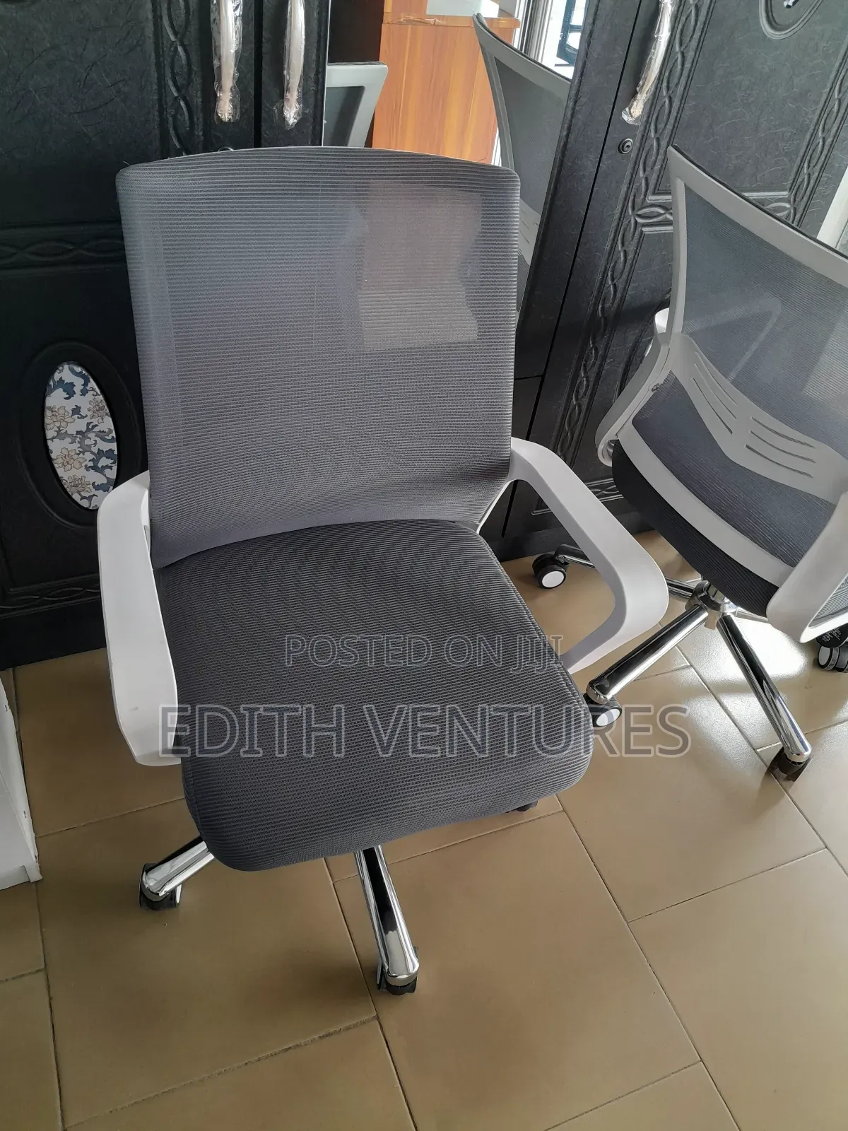 Respondents Swivel Chair