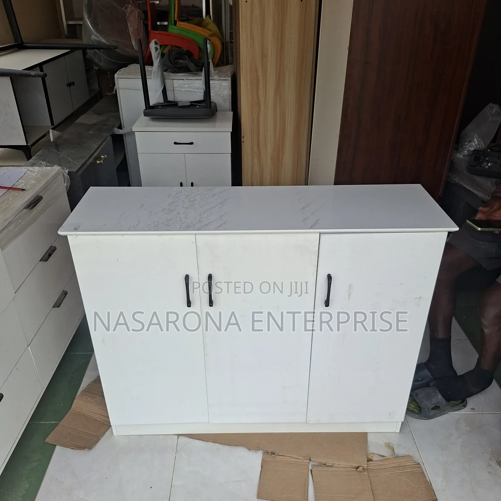 3 Door Cabinet. 120x33x90cm
