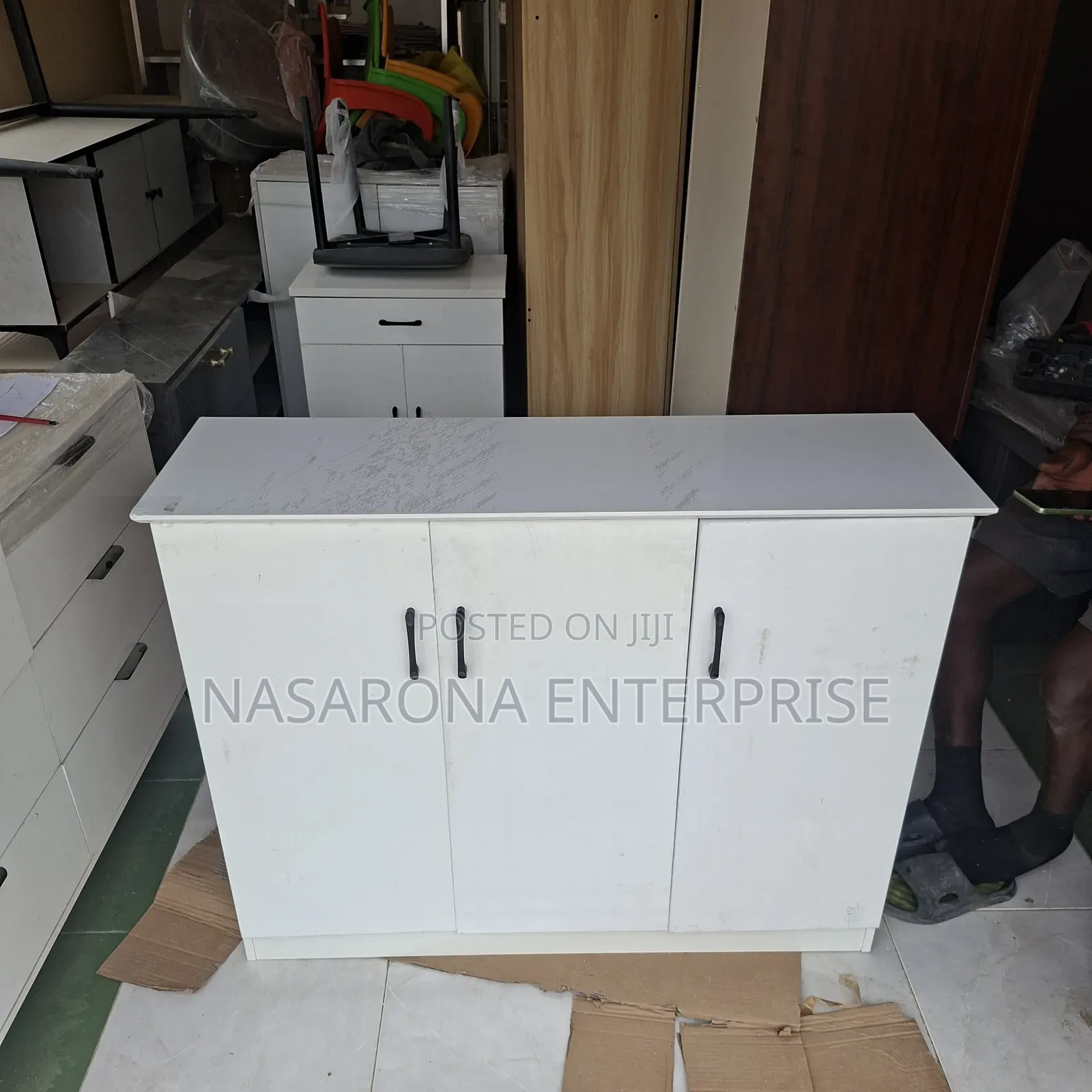 3 Door Cabinet. 120x33x90cm