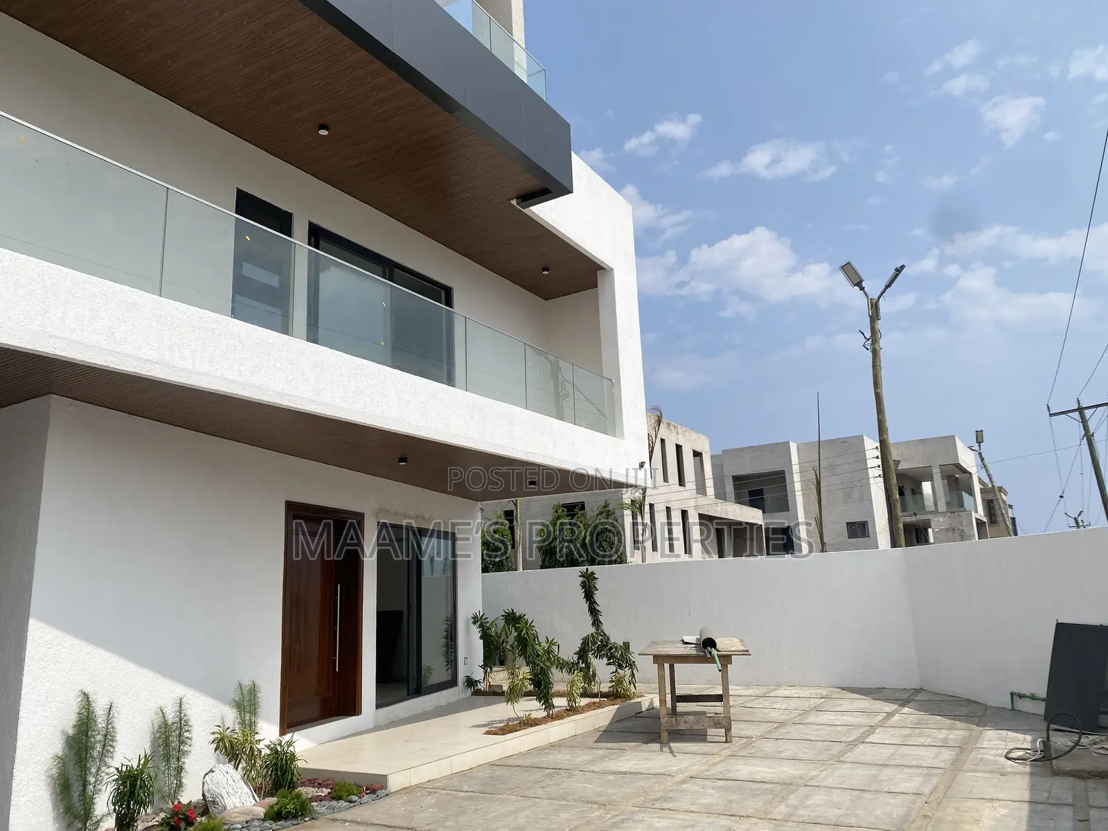 5bdrm Duplex in Tseaddo for rent