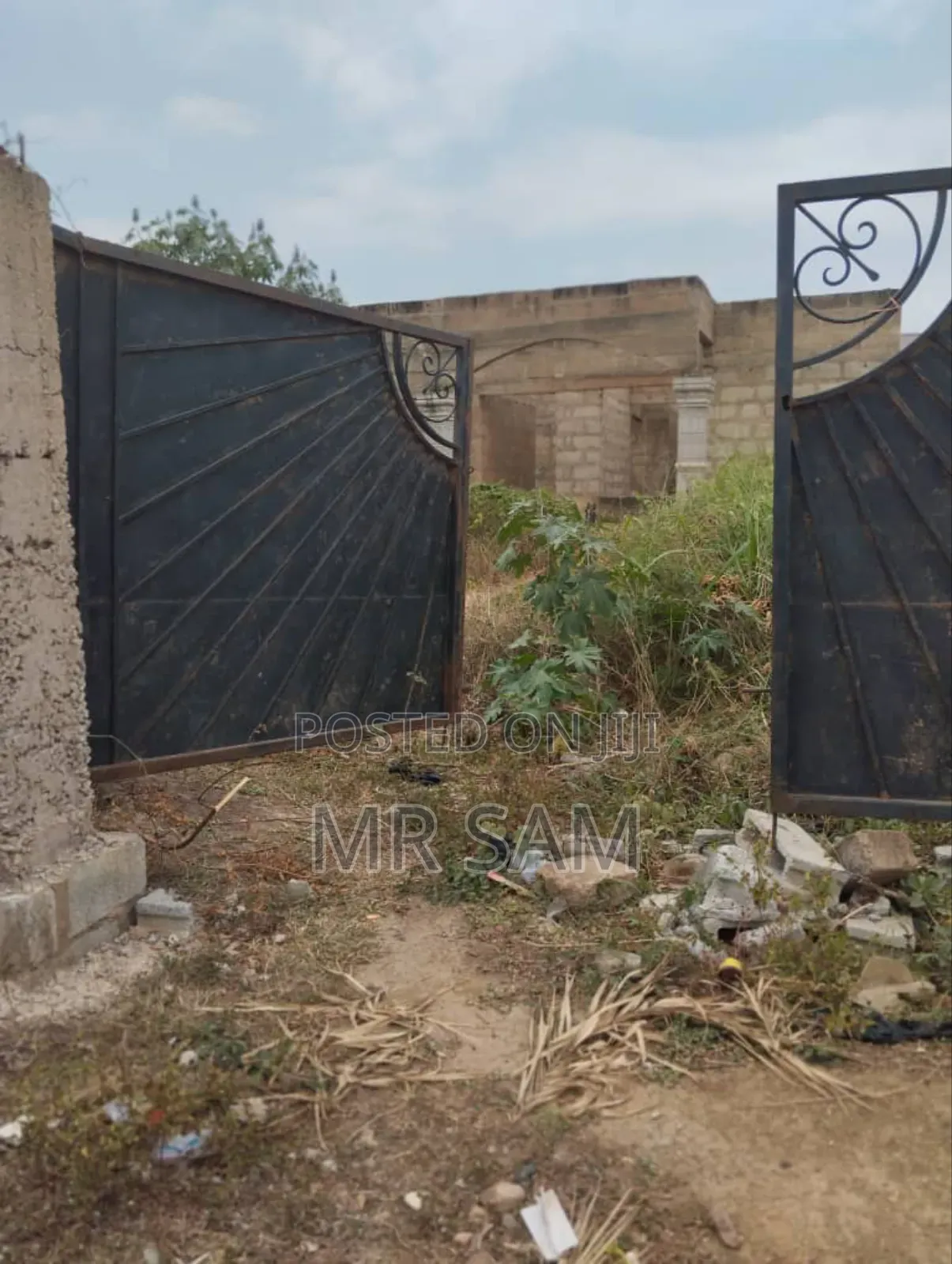 5bdrm House in Sam Properties, Weija for sale