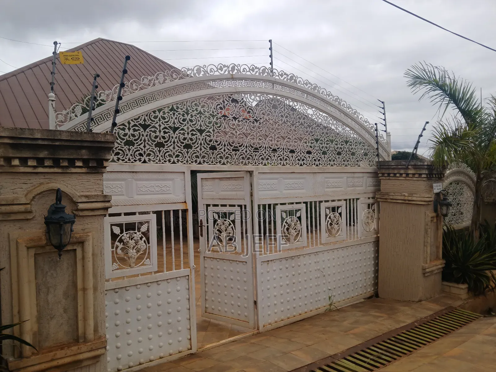 6bdrm House in Ab Jeff Properties, Kumasi Metropolitan for sale