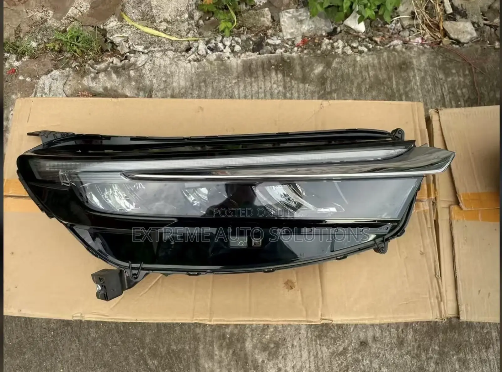 2023-2025 CRV Right Headlight Reflector Led W/ Chrome Trim Oem