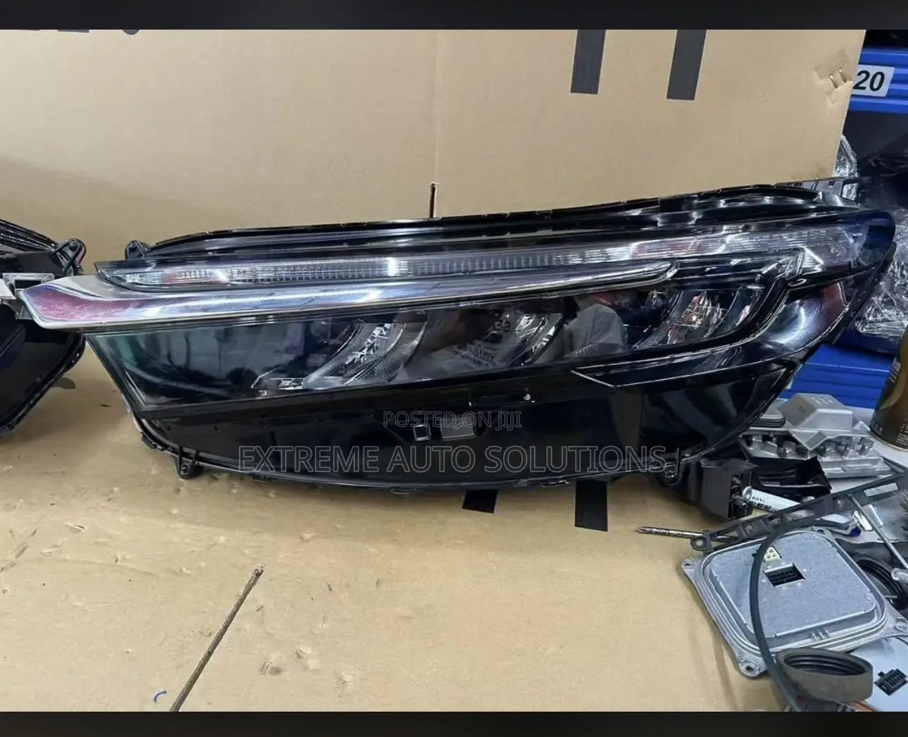 2023 2024 2025 Honda Cr-v Left Headlight W/Chrome Trim Oem