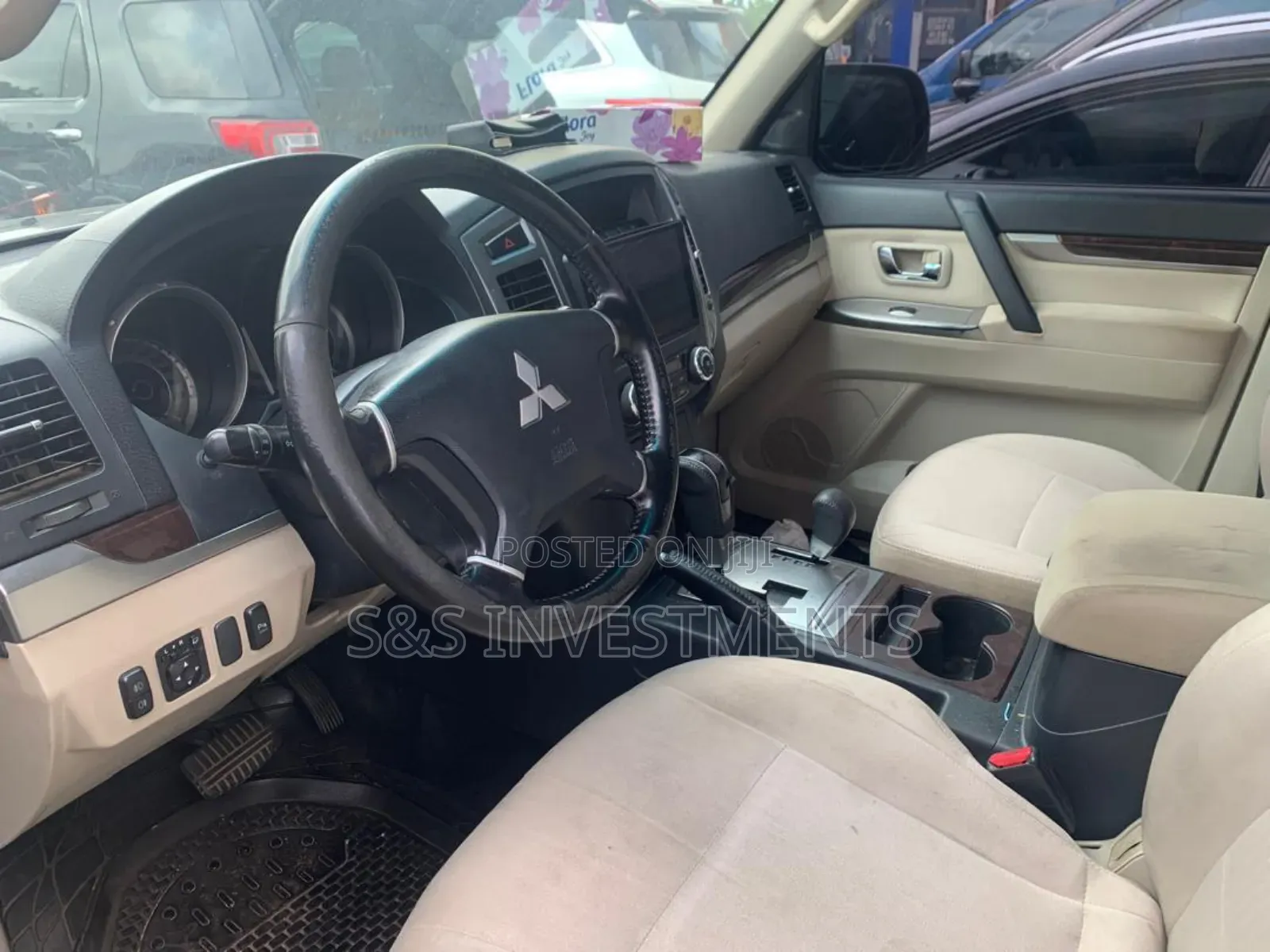 Mitsubishi Pajero 2015 Black