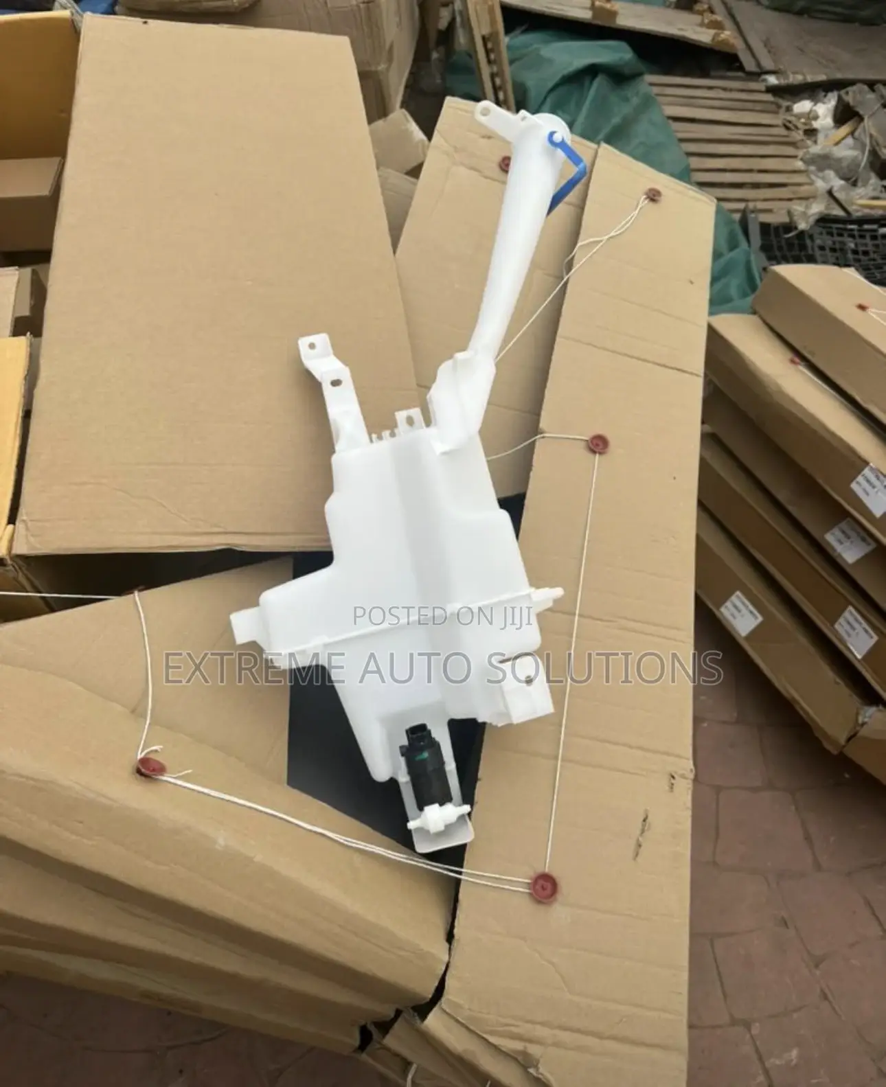 Outlander 2023 Wiper Bottle With Motor