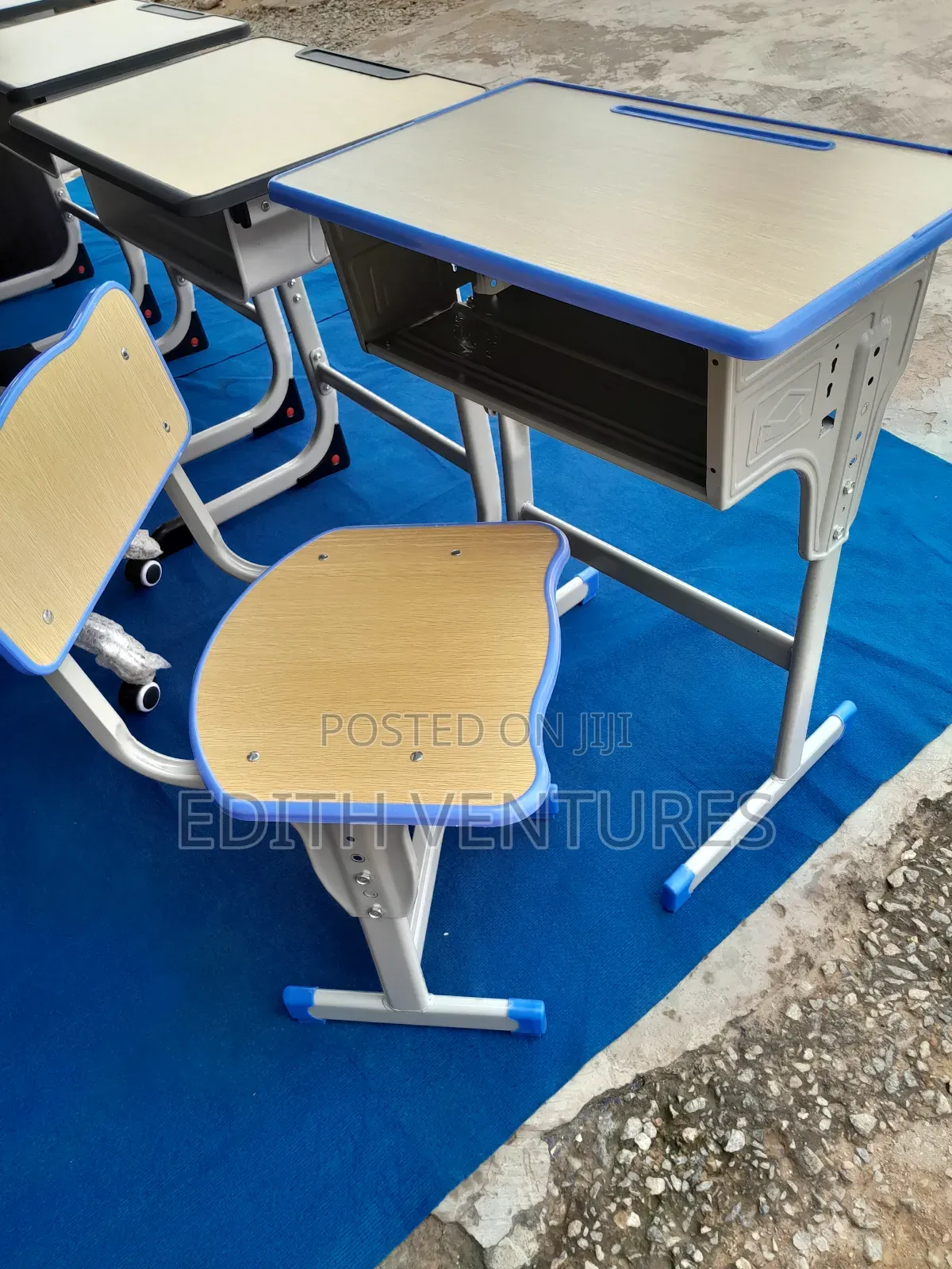 Paix Study Desk