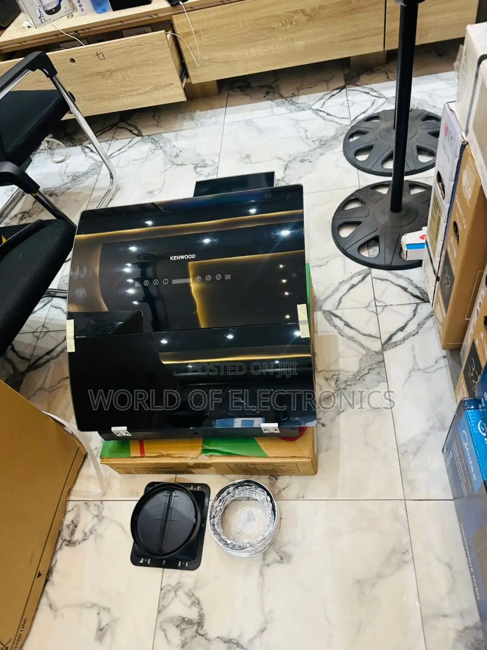 Best in Town Kenwood Brand Cooker Extractor With 90cm