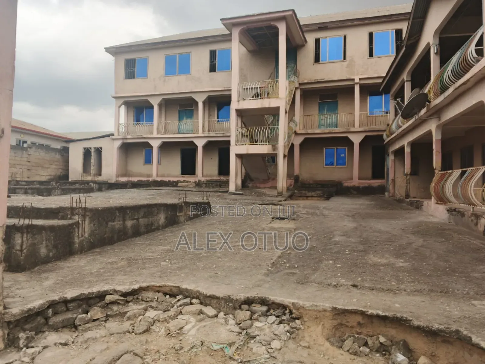 School for Sale Faade Manpranse Rd