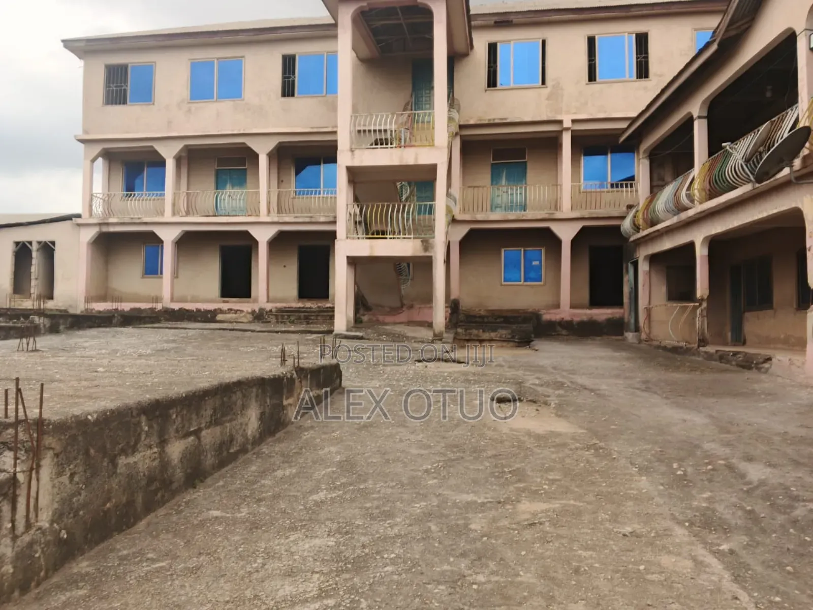 School for Sale Faade Manpranse Rd