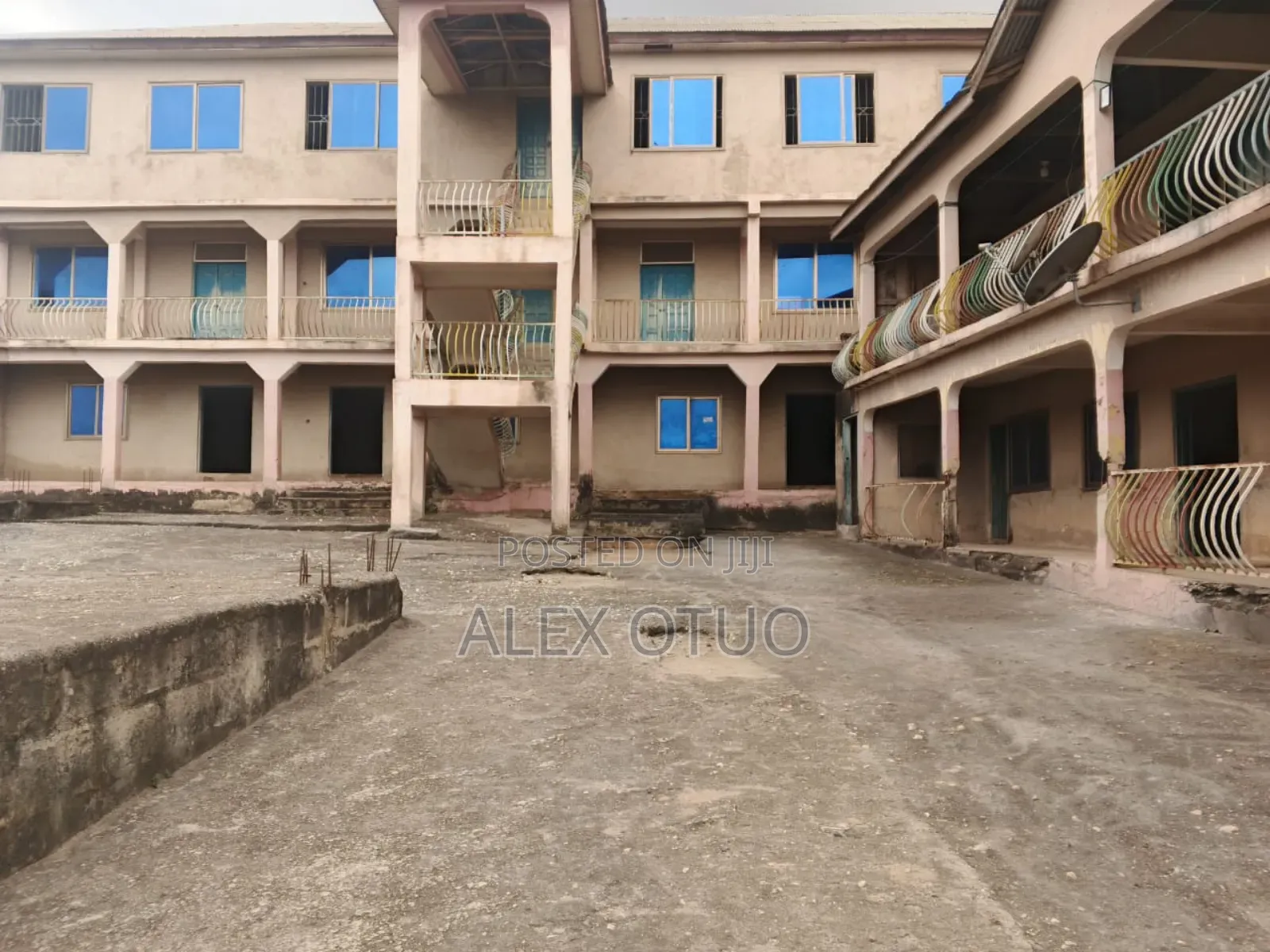 School for Sale Faade Manpranse Rd