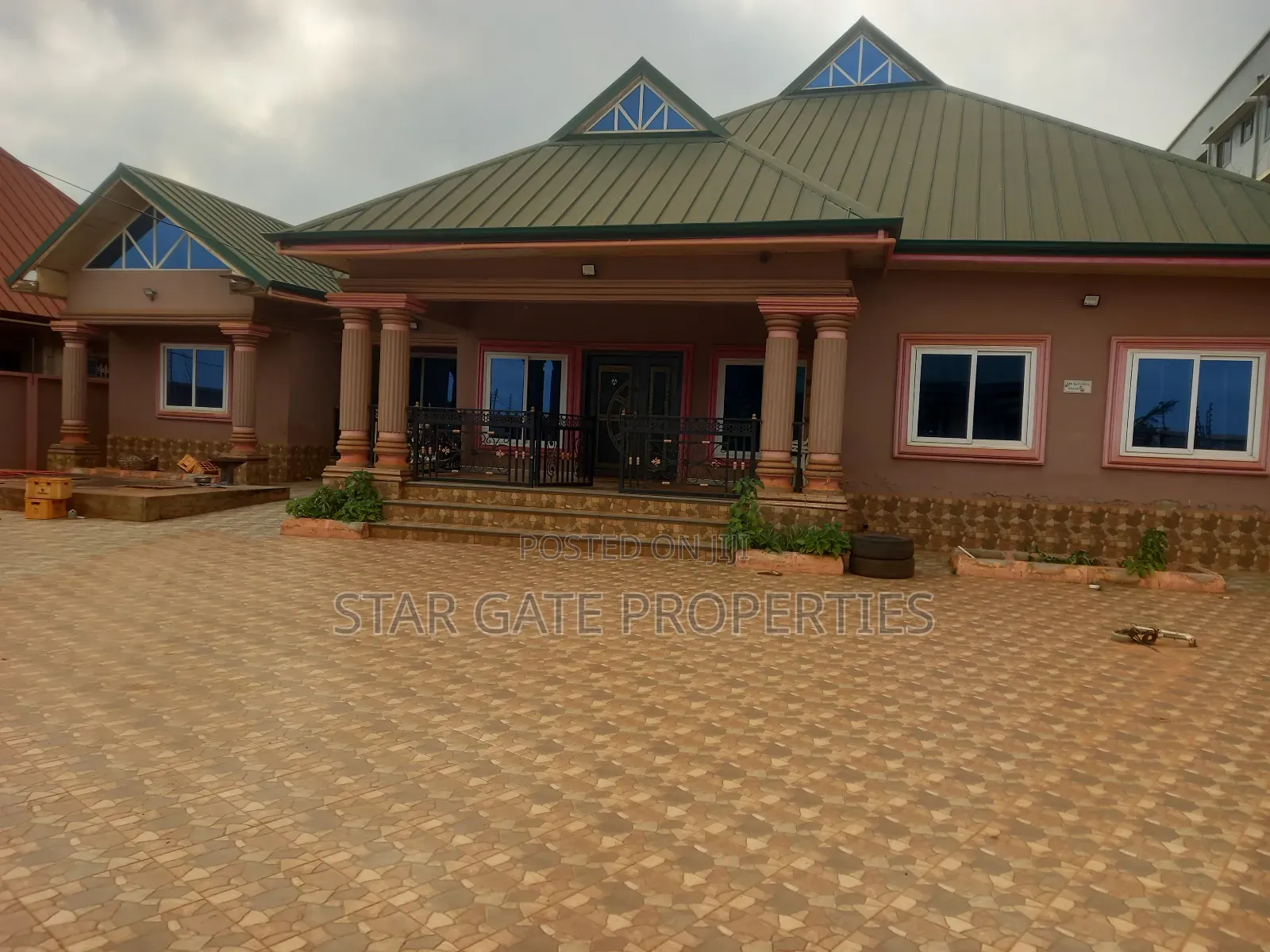 5bdrm House in Asuofia Kokoben, Kumasi Metropolitan for sale