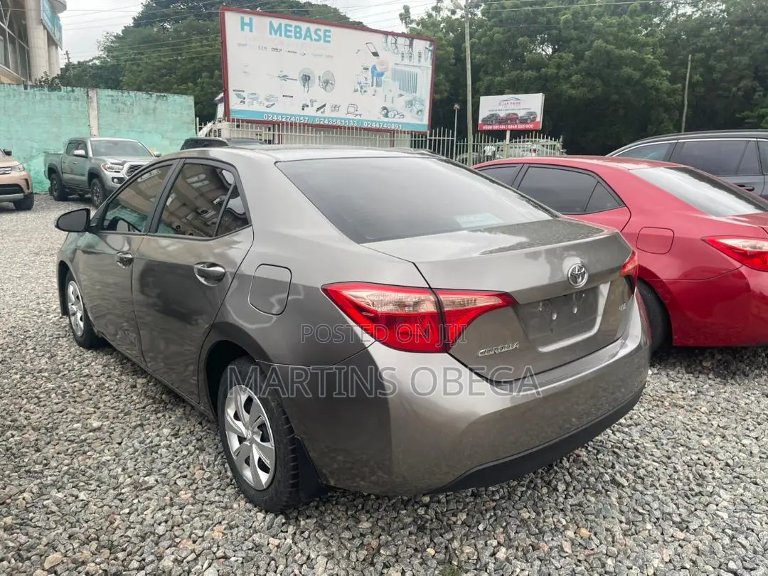 Toyota Corolla LE (1.8L 4cyl 2A) 2019 Brown
