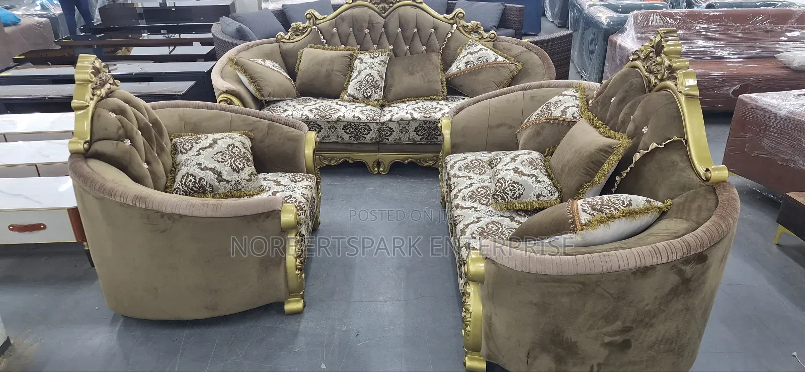 Royal Sofa(Rs819)