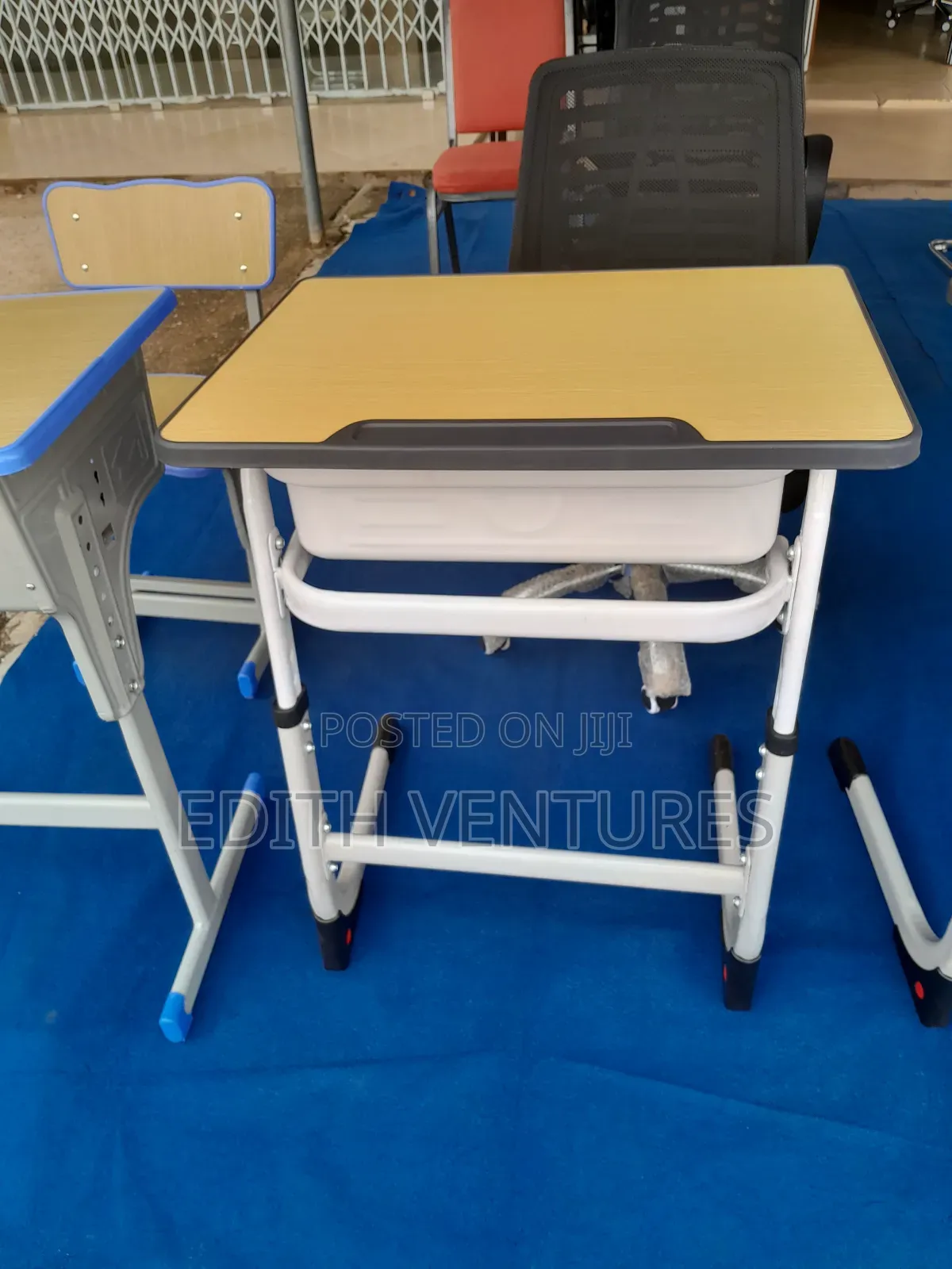 Cinsistory Study Desk