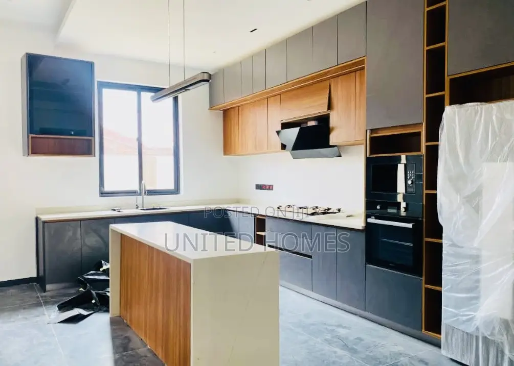 5bdrm House in Oyarifa for sale