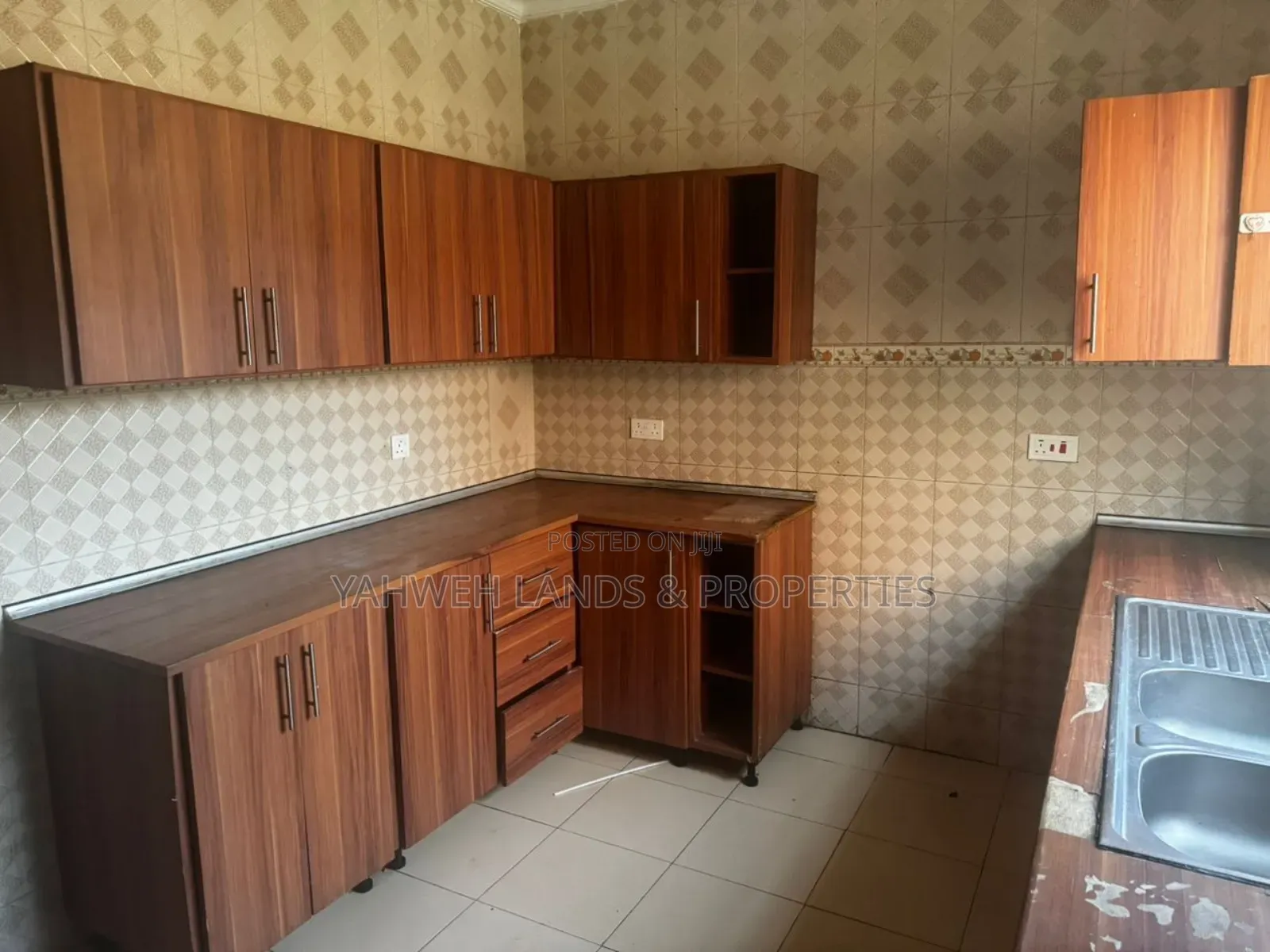 3bdrm House in Spintex for rent