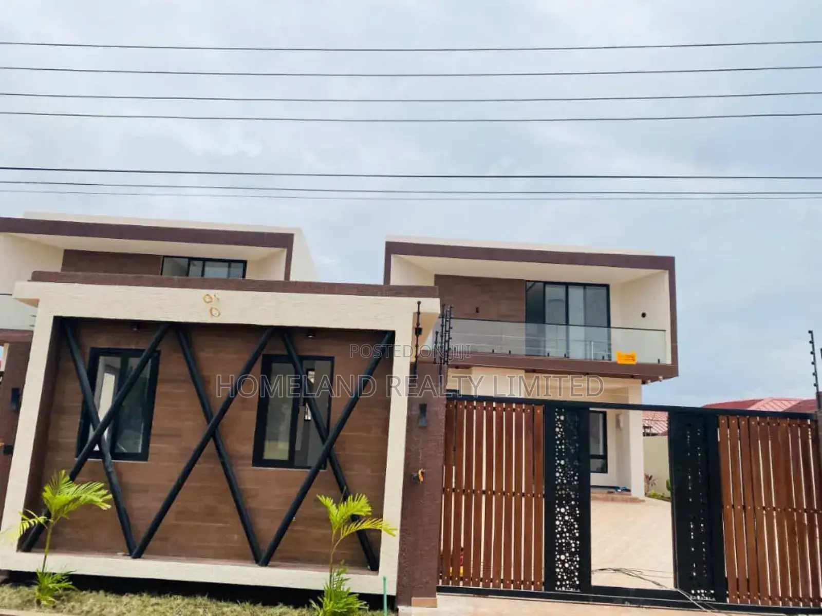 5bdrm Duplex in Oyarifa Crossing for sale
