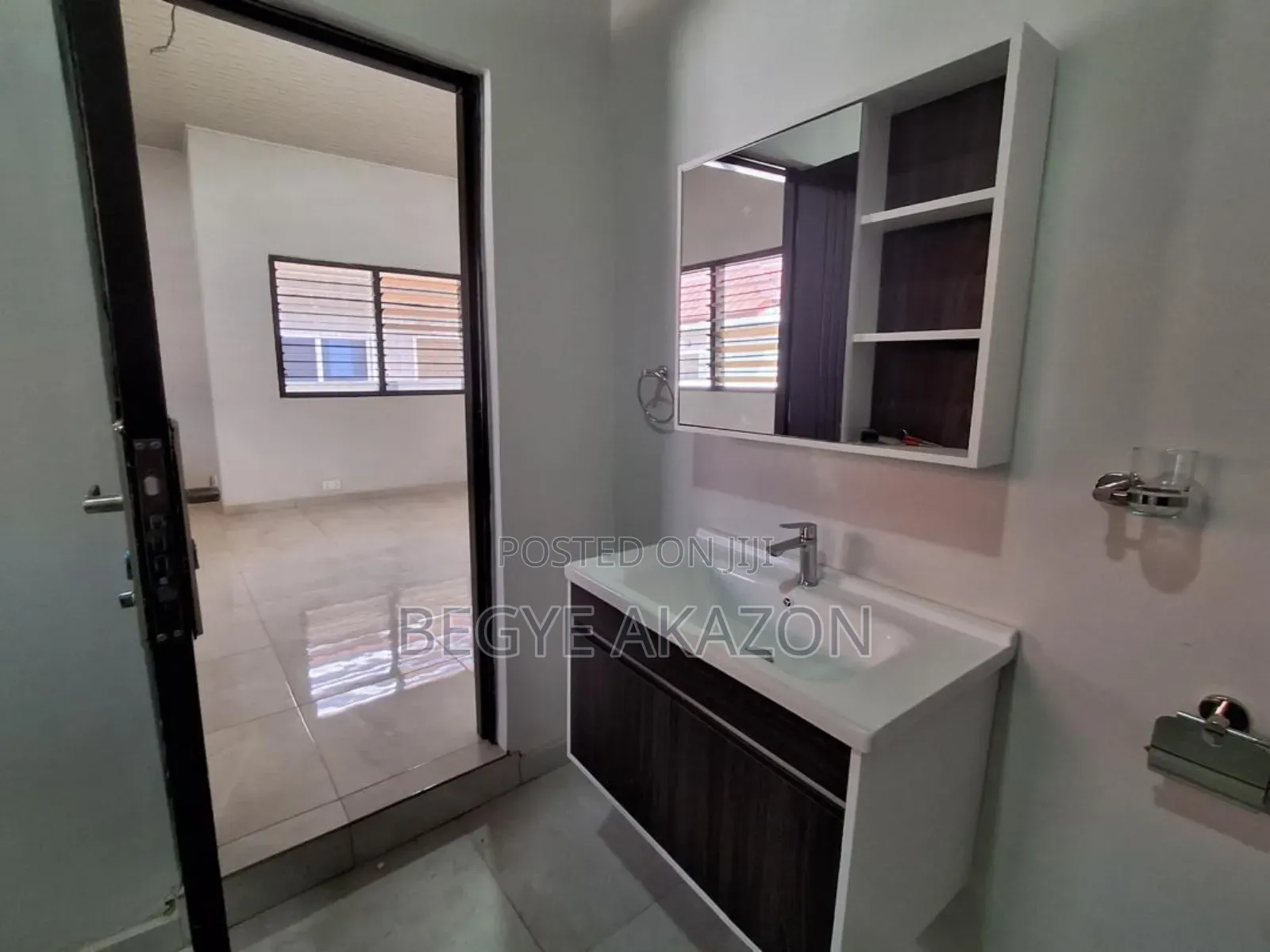 3bdrm House in Oyarifa Mountain Top for sale