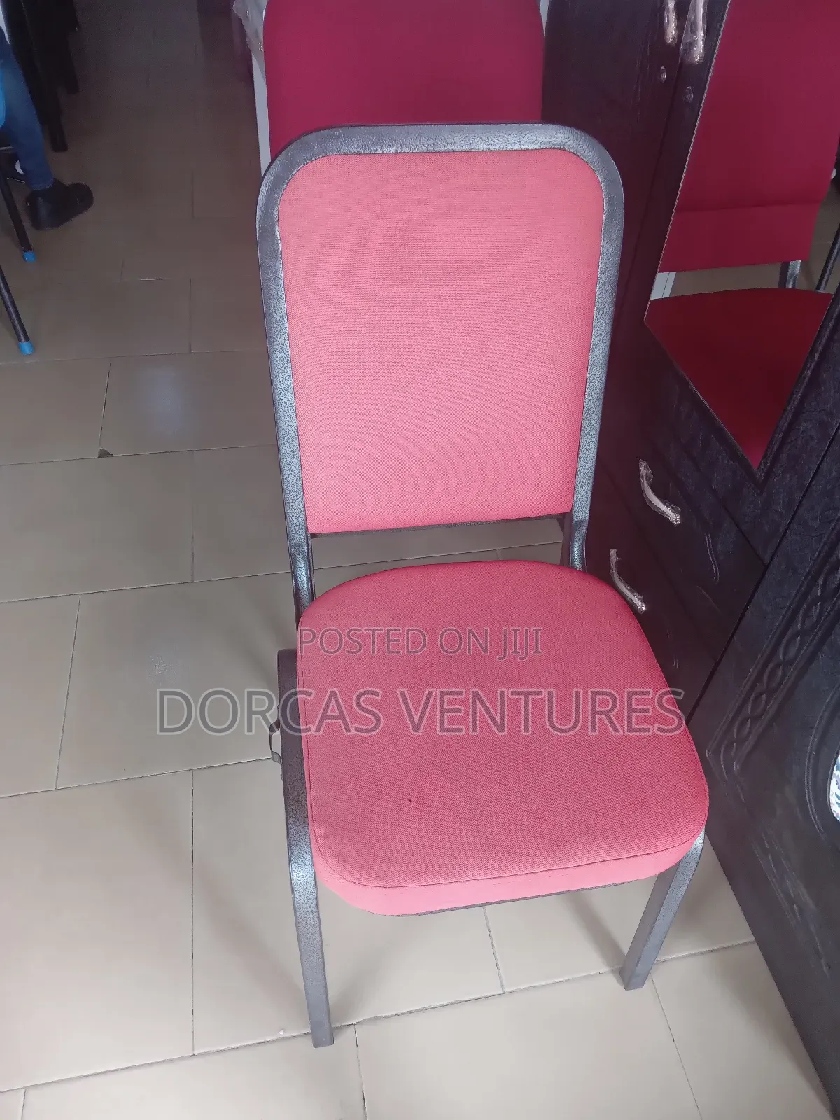 Mami Auditorium Chair