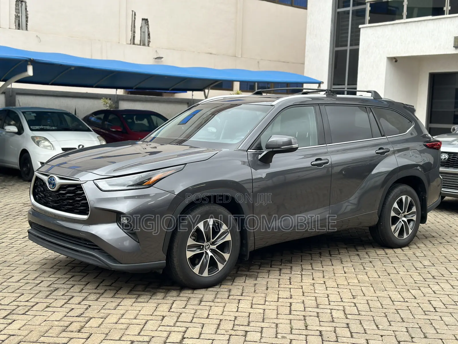 Toyota Highlander XLE 2022 Gray