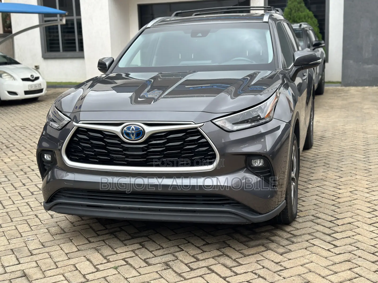 Toyota Highlander XLE 2022 Gray