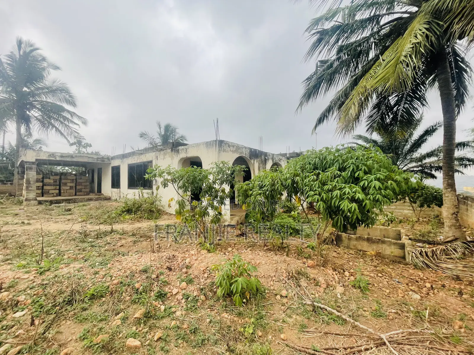 4bdrm House in Franjie Realty, Weija for sale