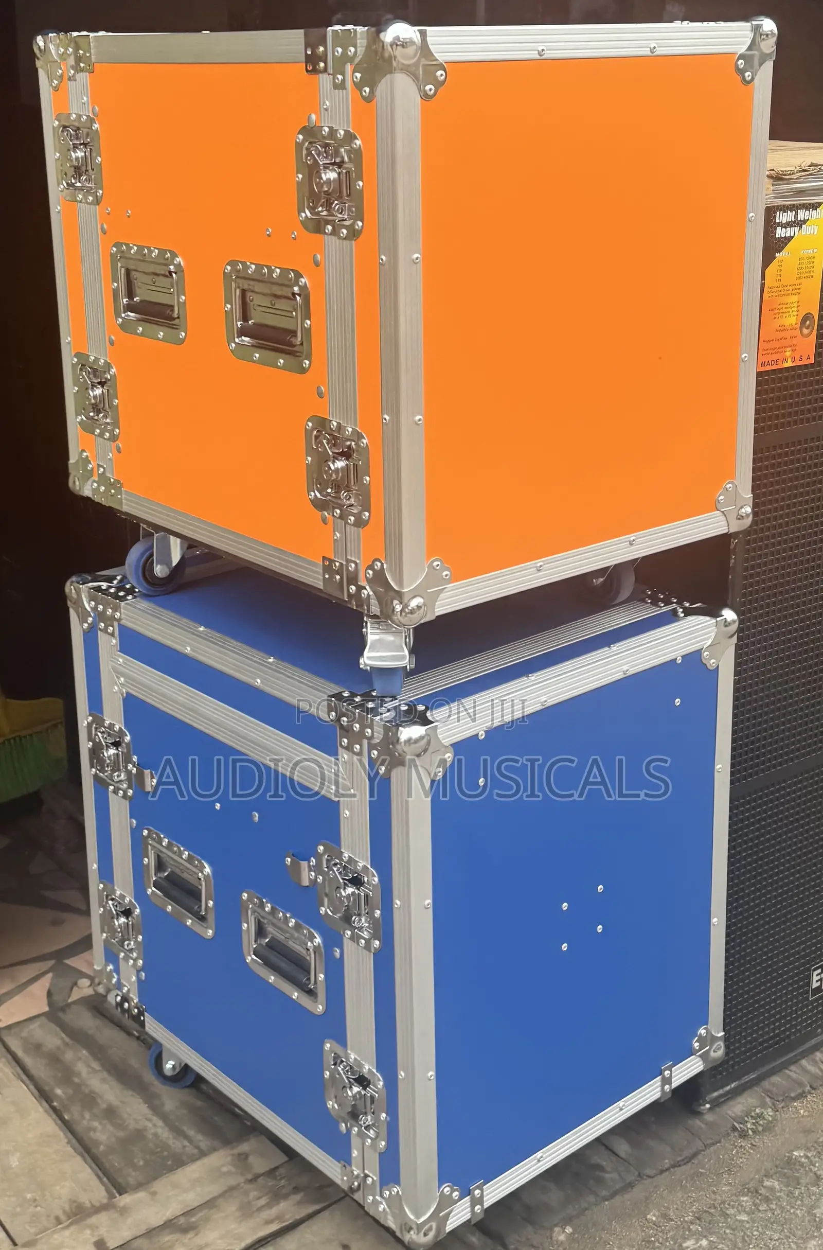 Jac 12-Units Amplified Rack