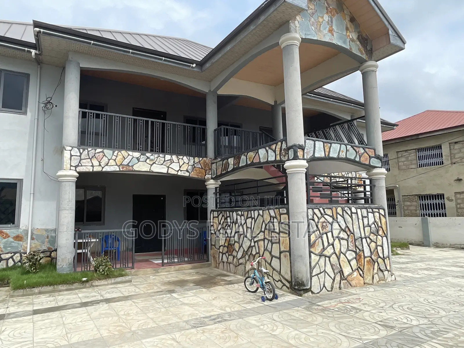 3bdrm Apartment in Lamptey, Kasoa for rent