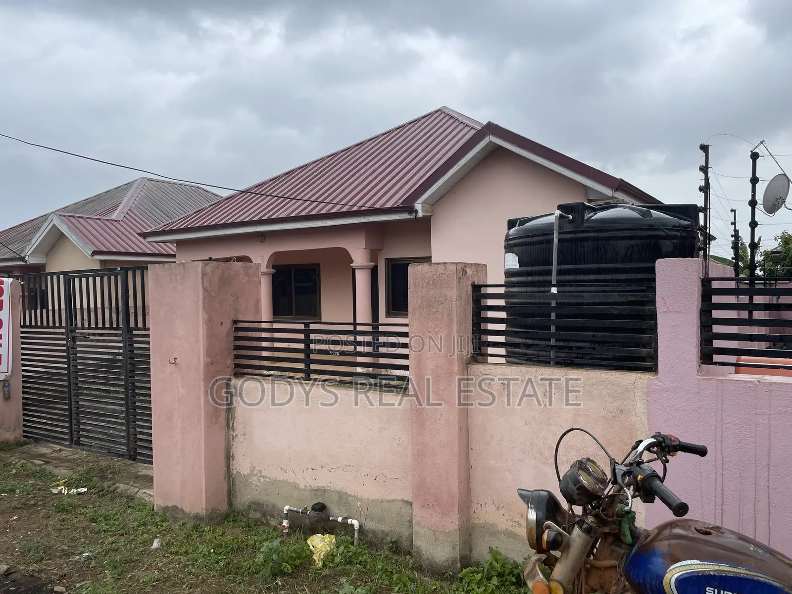 2bdrm House in Opeikuma, Kasoa for sale
