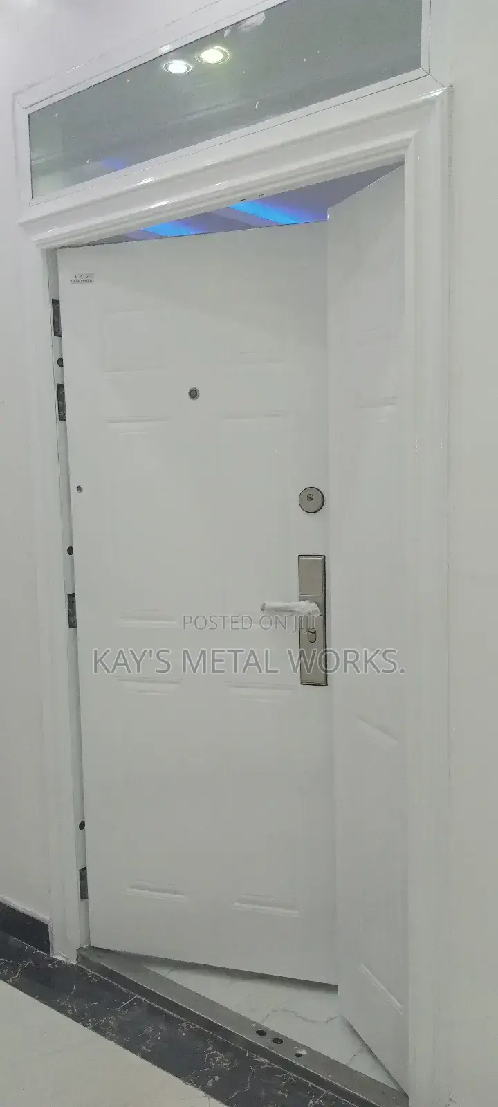 Foreign Metal Doors Spraying