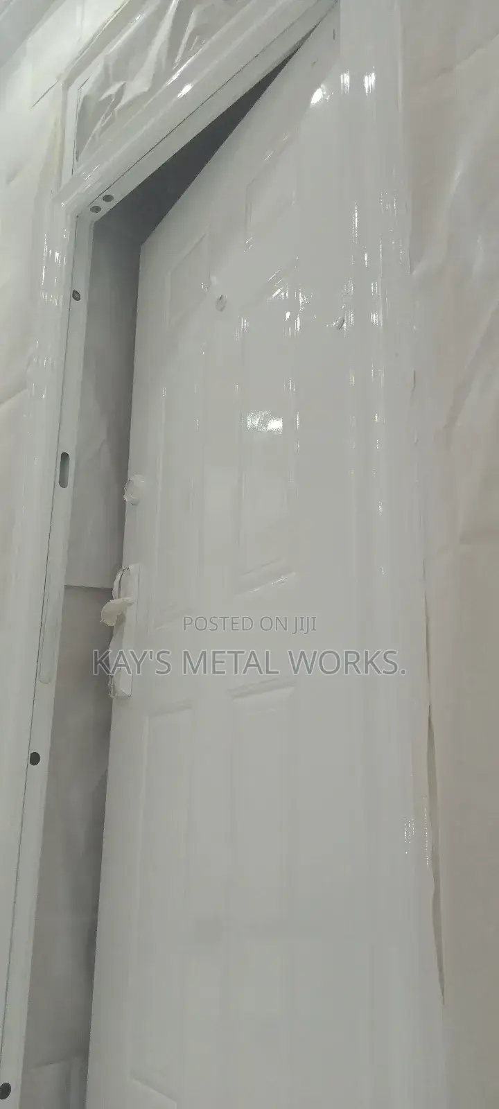 Foreign Metal Doors Spraying