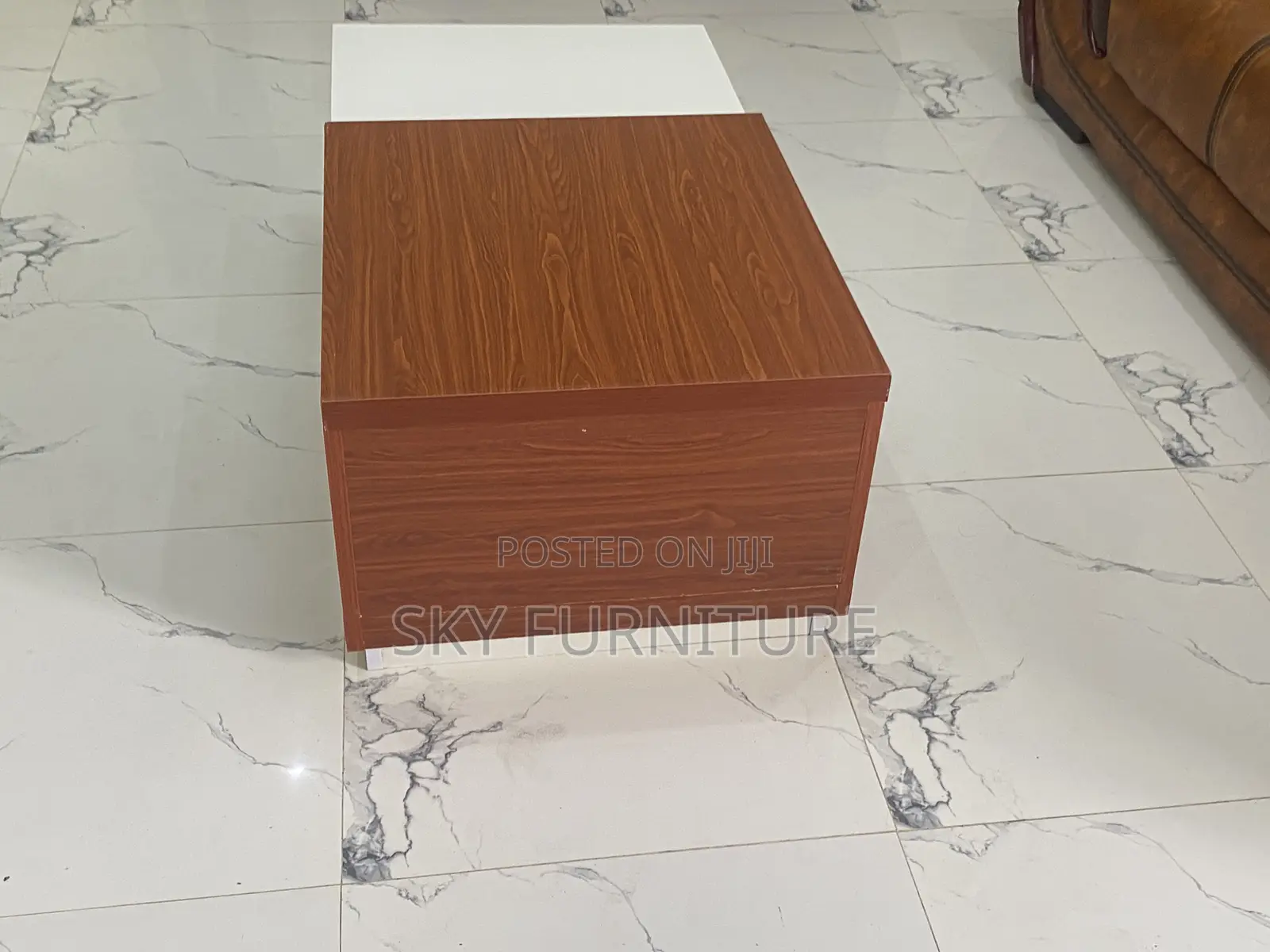 Laminated Board Centre Table