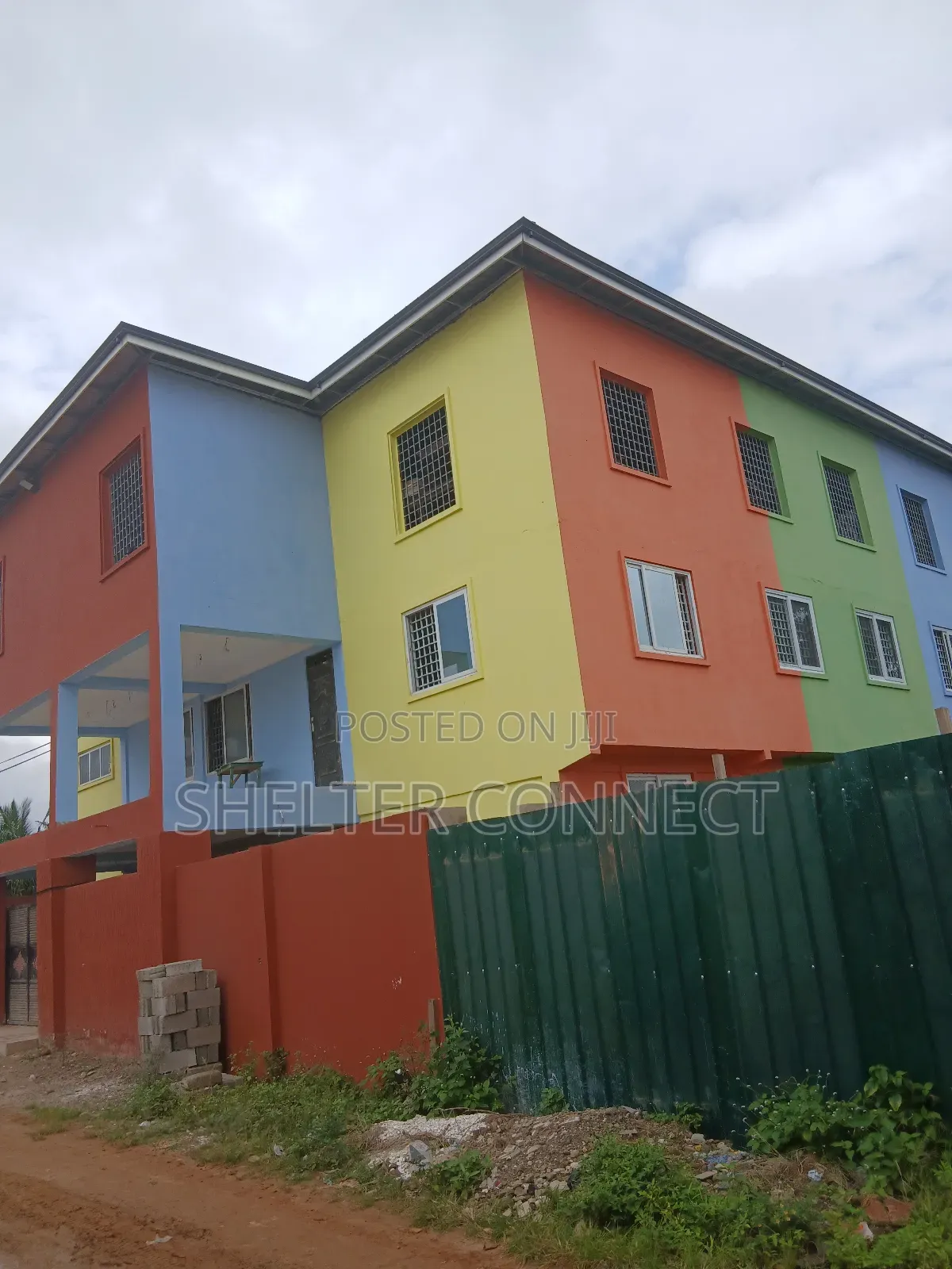 20bdrm Apartment in Teiman, Oyarifa for sale