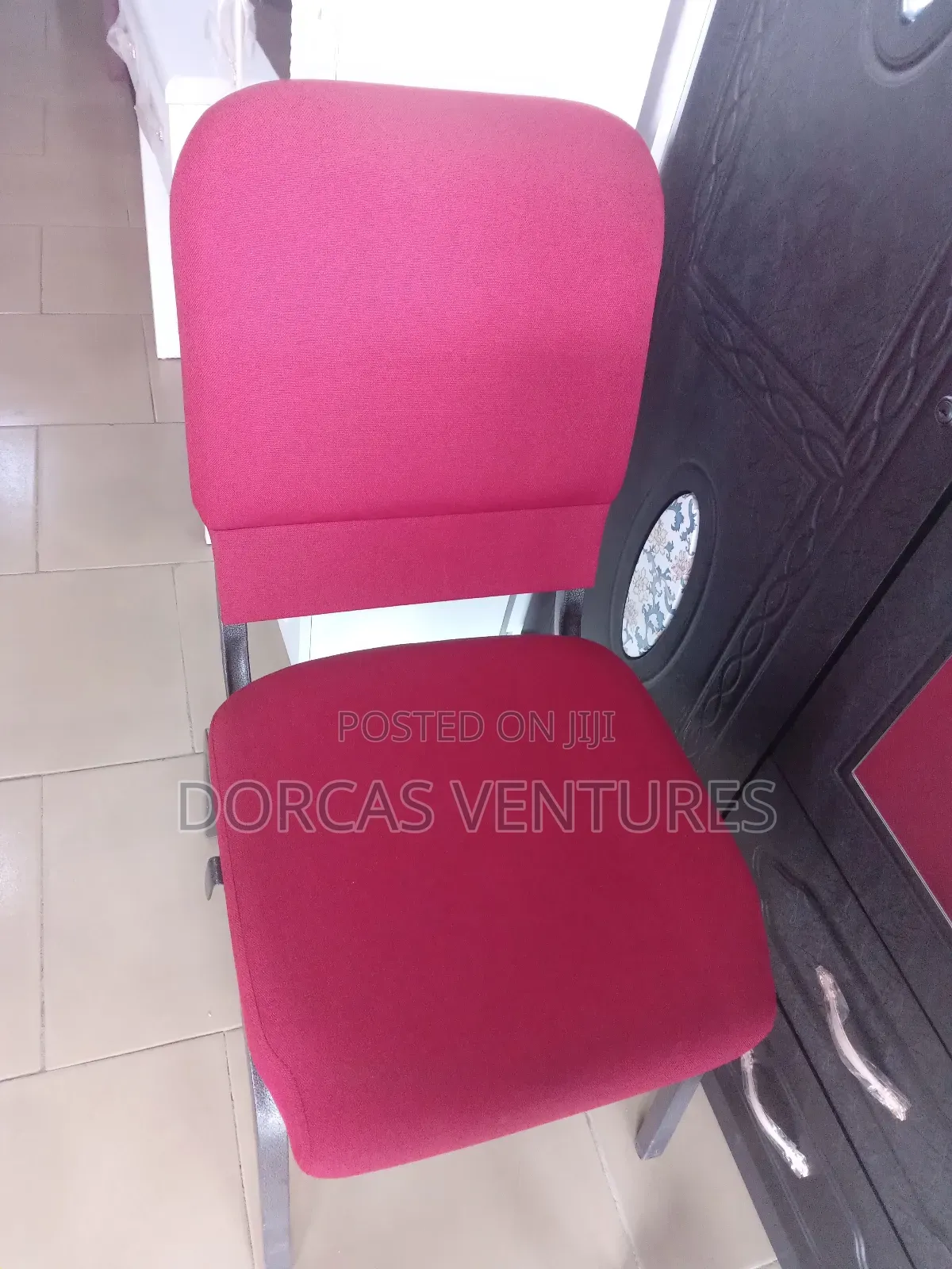 Arra Auditorium Chair