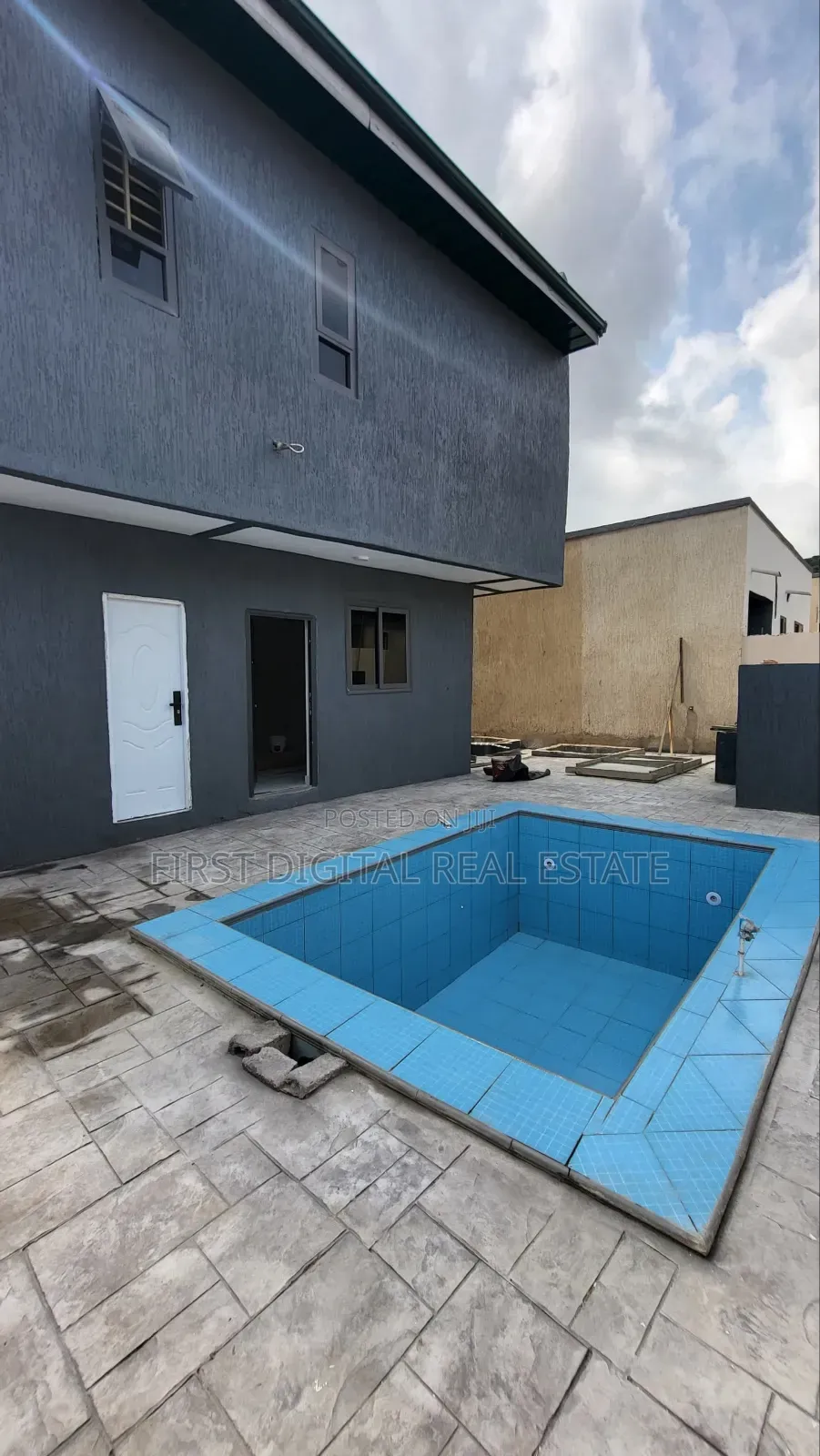 Swimming Pool 3 Bedroom for Sale at Bontianor Hills