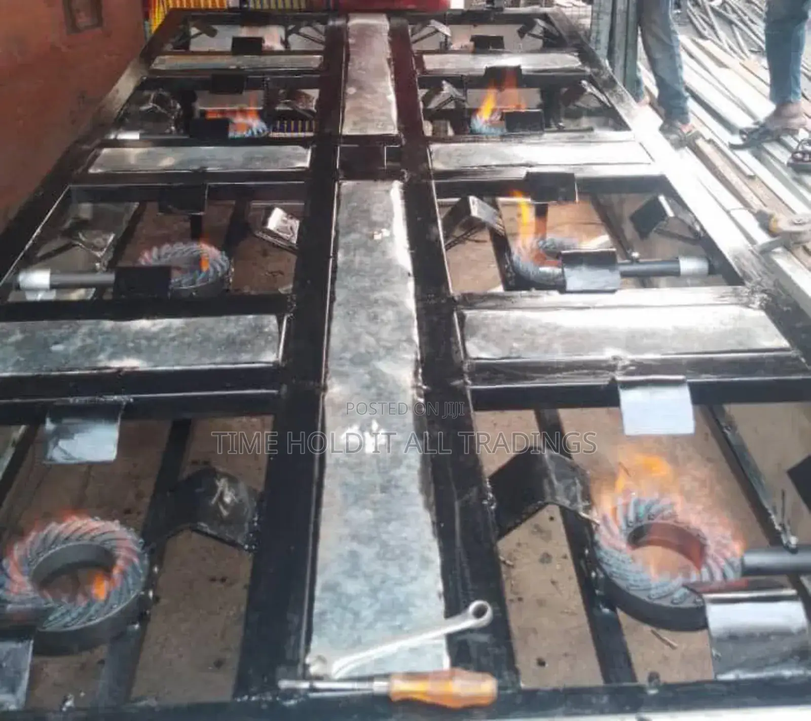 Commercial Gas Stove for Restaurant Used and Other Cooking