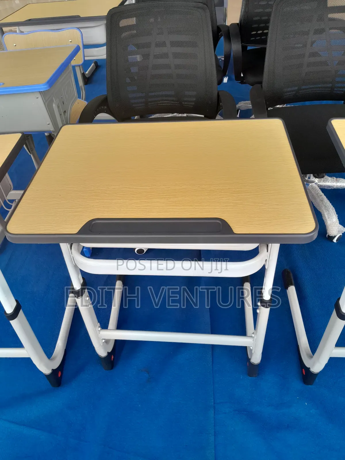 Akata Study Desk