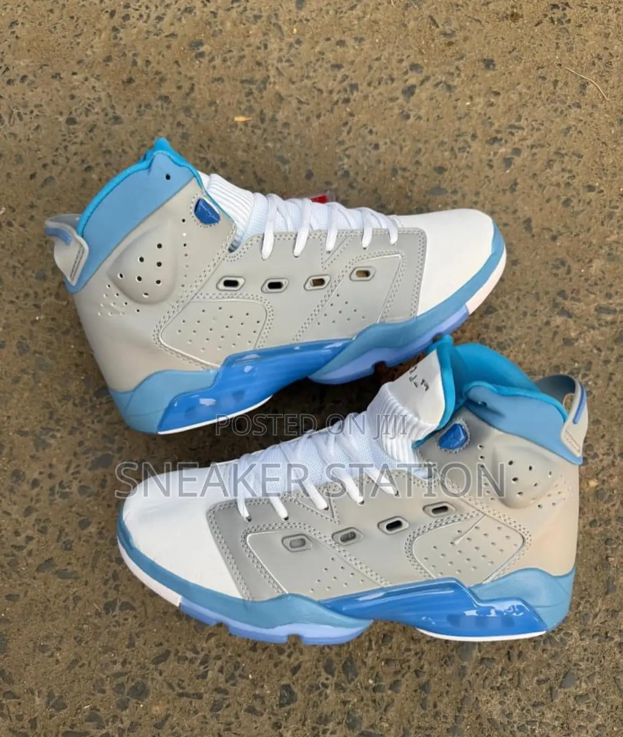Air Jordan Retro 6 University Blue