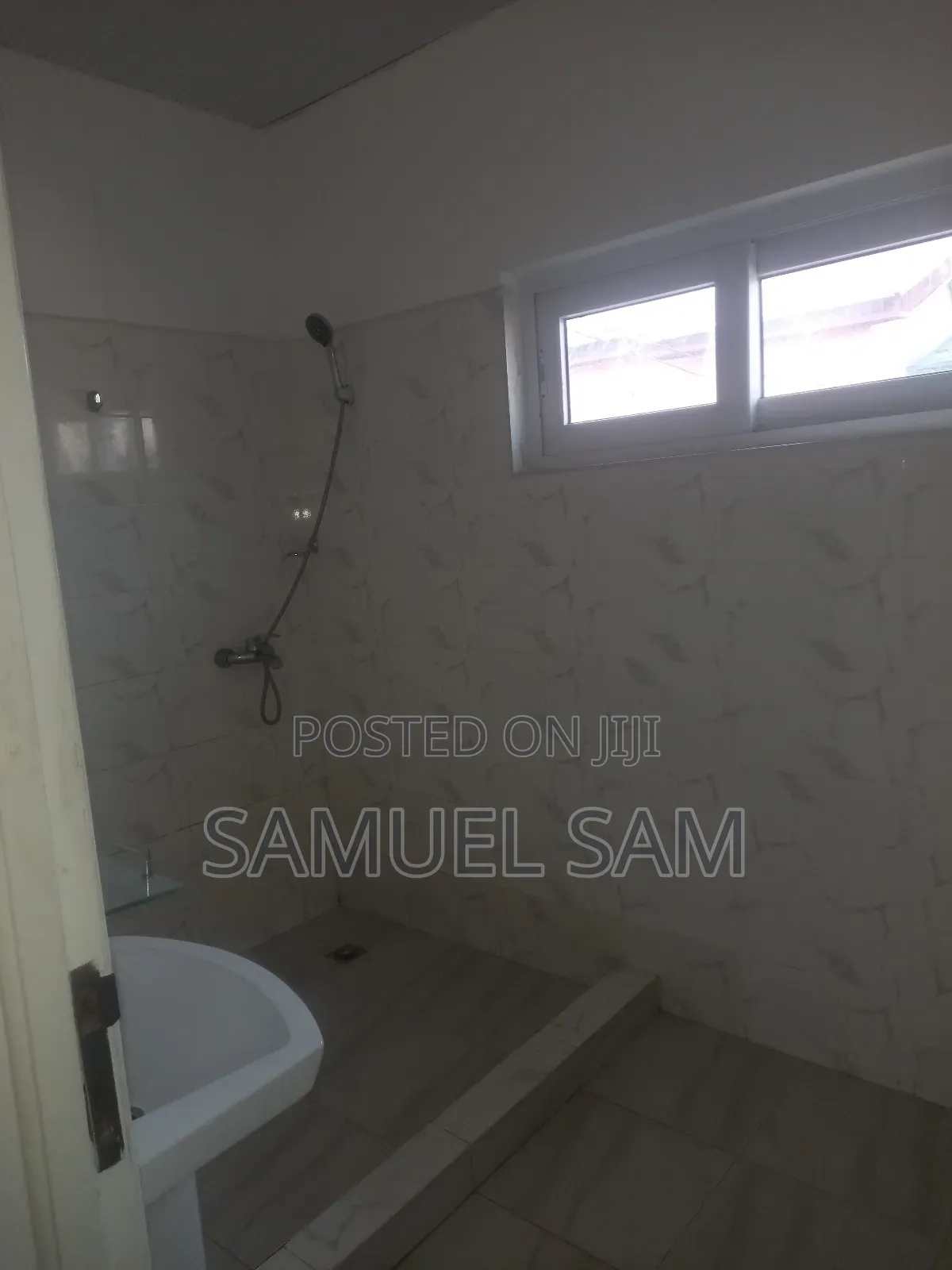 4bdrm Apartment in Tema Community 11 for rent