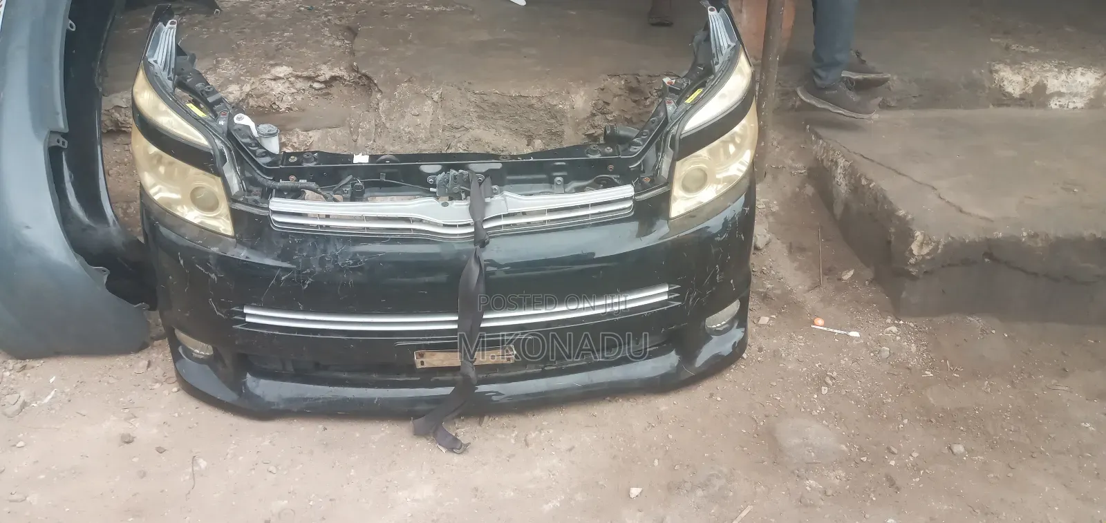 Toyota Voxy Front Cut 2007- 2012