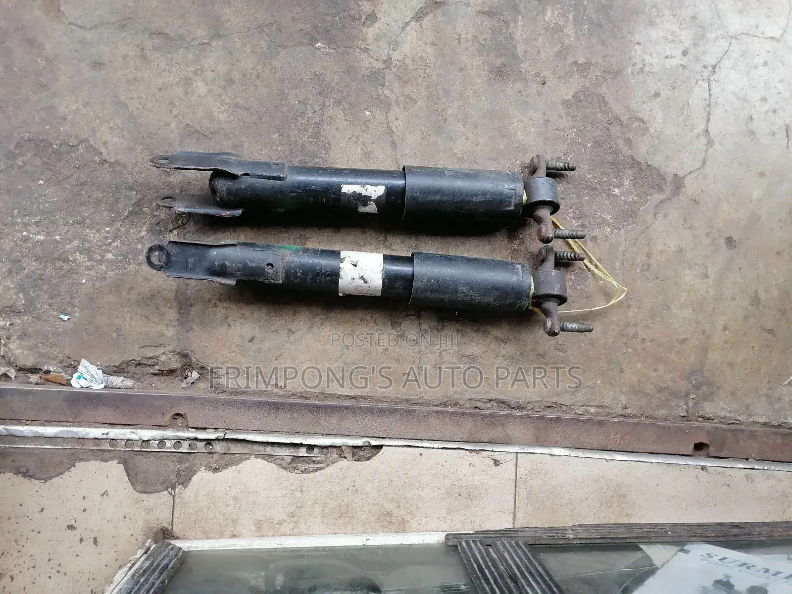 Chevrolet Silverado 2500 Front Shocks Absorbers